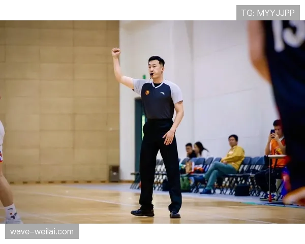 篮球裁判必懂：如何正确执行换人流程确保不违规